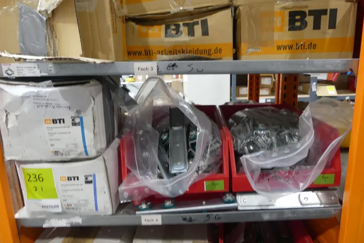 Konvolut Befestigungsmaterial, BTI Toppro Schienenverbinder 40 Umfang: Fachinhalt